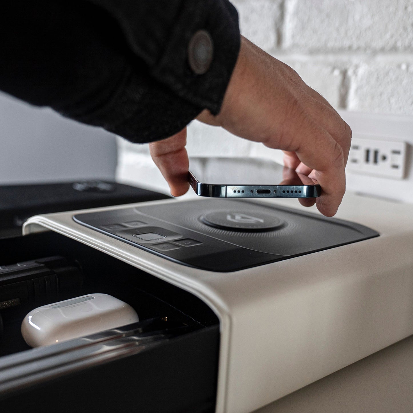 DS2i Smart Station ViSN Biometric Safe